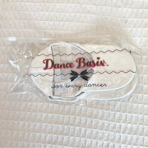 Dance Basix leather ballet shoe in white size 3.5 NWT